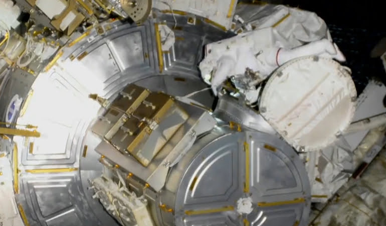 NASA astronotları ‘uzay yürüyüşüne’ başladı