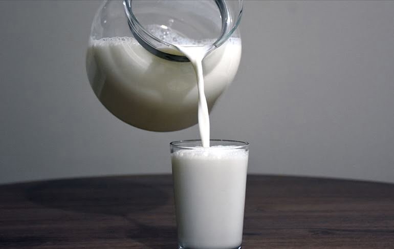Çiğ süte bir zam daha geldi