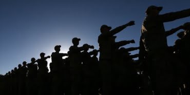 asker-yürüyüş