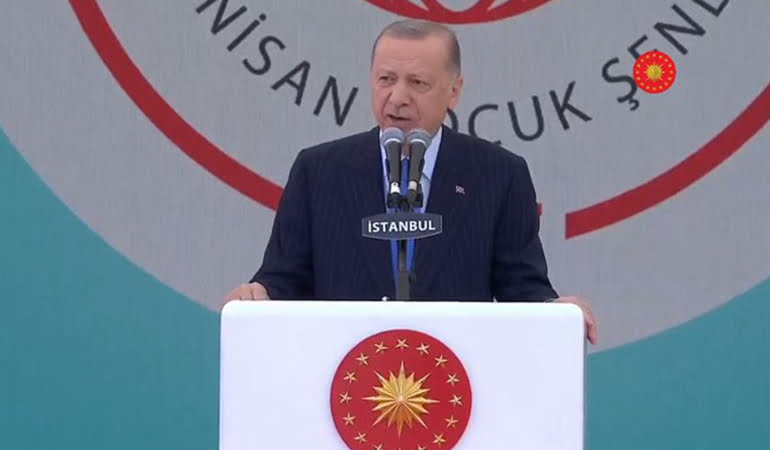 Erdoğan’dan çocuklara: Yetki sahibi olduğunuzda sakın kirlenmeyin