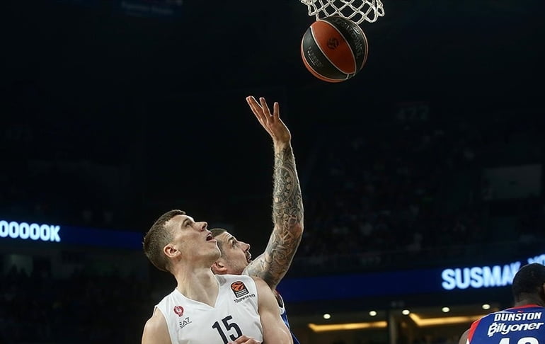 Anadolu Efes, ‘Dörtlü Final’e çok yakın