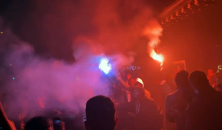 Bağdat Caddesi’nde bayrak gerilimi… Gözaltılar var