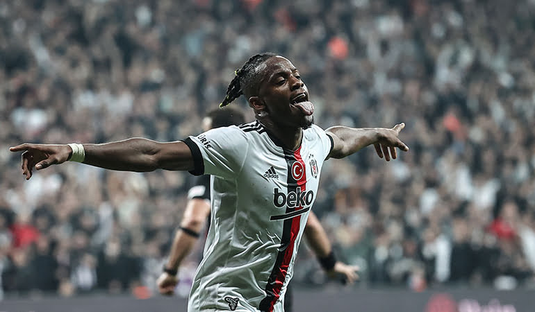 Kara Kartal, Dolmabahçe’de şov yaptı!