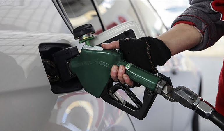 Benzine zam geliyor