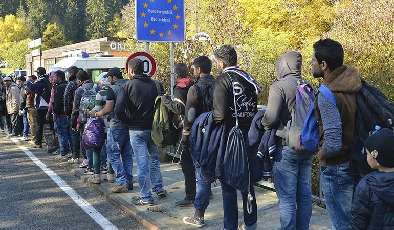 ‘Suriyeliler evleri boşaltın Ukraynalı sığınmacılar geliyor’