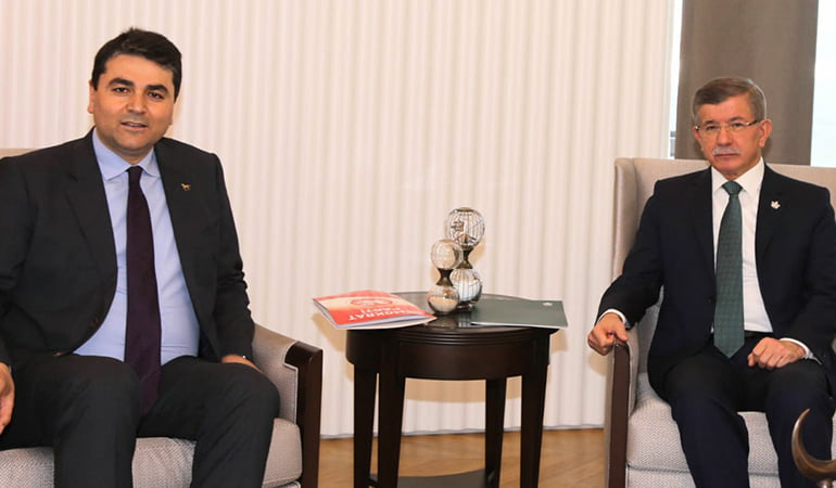 Davutoğlu’nun yüzü ne anlatıyor? ‘Görünce şok oldum’ demişti…