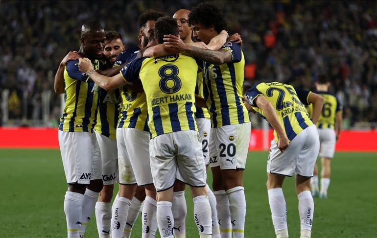 Fenerbahçe, yenilgi yüzü görmüyor