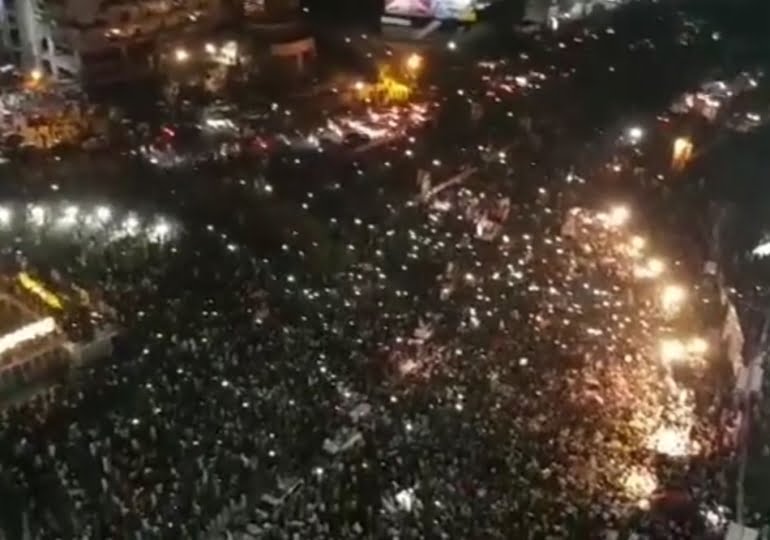 Pakistan’da İmran Han destekçileri sokağa döküldü