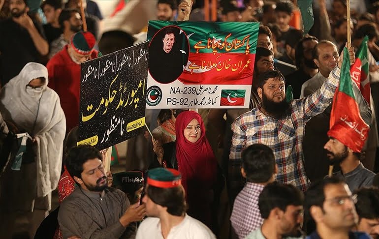 Eski Pakistan Başbakanı Han: İthal hükümeti kabul etmeyeceğim