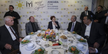 İYİ Parti Genel Başkanı Akşener, meclis üyeleri iftar programına katıldı
