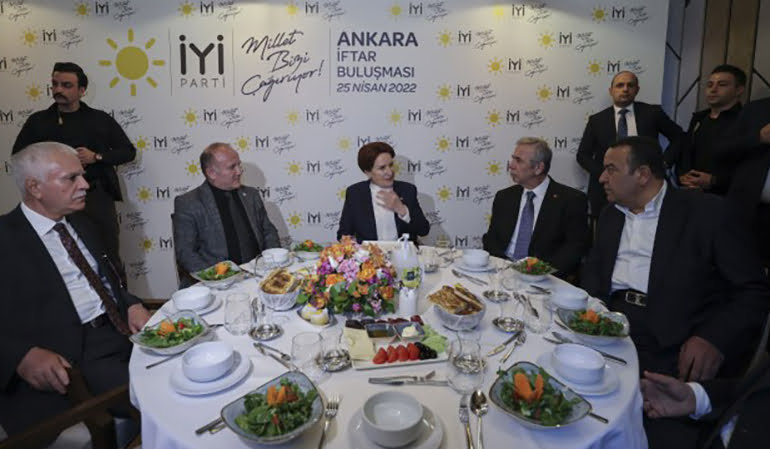 Hedefteki Mansur Yavaş, Akşener’le iftarda… Cumhurbaşkanı adaylığı göndermesi