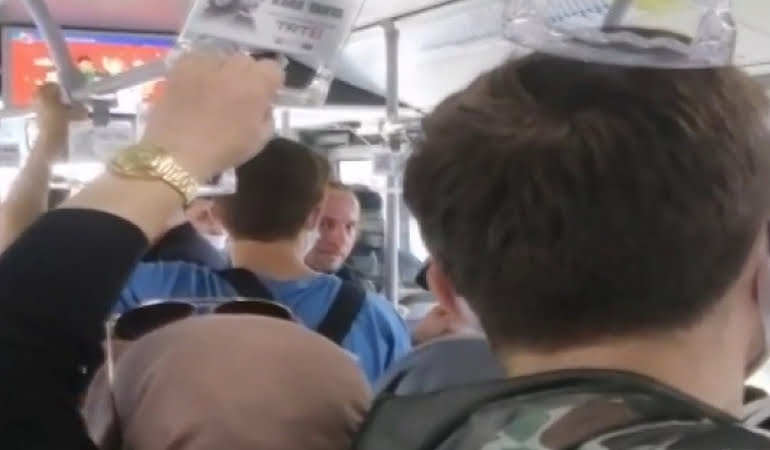 Metrobüste akıl almaz tehdit: Senin gibi eşim olsa kafasını koparırım