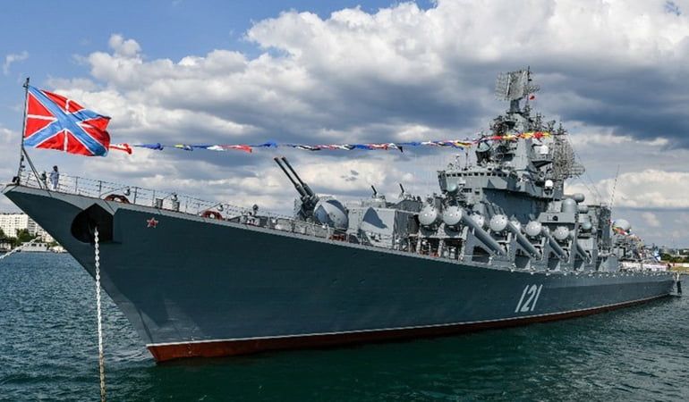 Rusya: Moskova kruvazörü battı