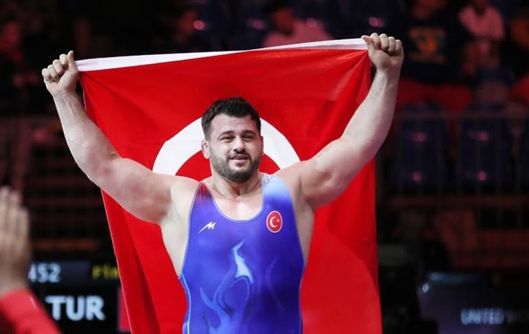 Rıza Kayaaalp 11. kez Avrupa Şampiyonu