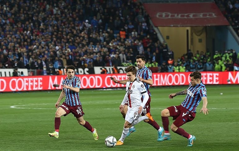 Trabzon’da derbi sona erdi: 2 gol geldi