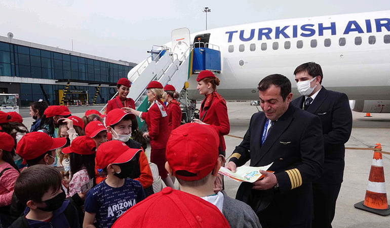 THY’den köy çocuklarına ’23 Nisan’ sürprizi