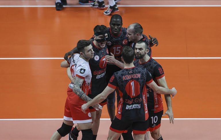 Voleybolda AXA Sigorta Efeler Ligi’nde Ziraat Bankkart şampiyon oldu
