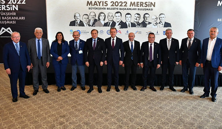 Afişte var toplantıda yok! CHP’li başkanlar toplantısına İmamoğlu neden katılmadı?