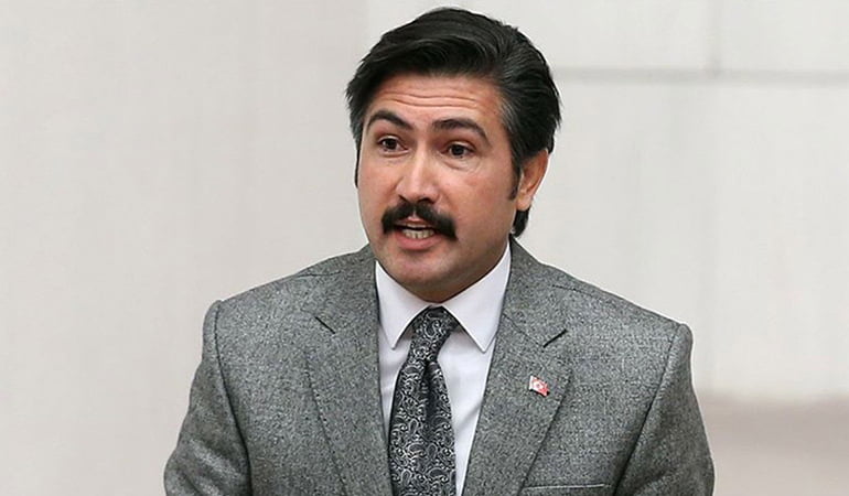 AKP Grup Başkanvekili Cahit Özkan, görevden alındı