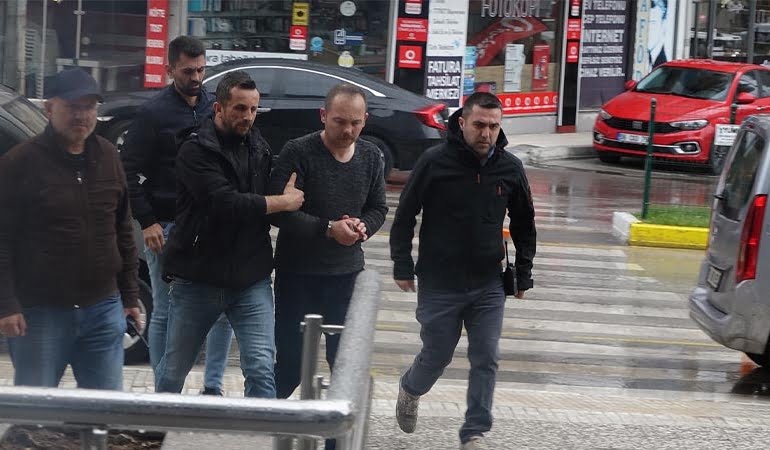 Eda’yı eşarpla boğmaya çalıştı, ‘üç harfliler’i suçladı