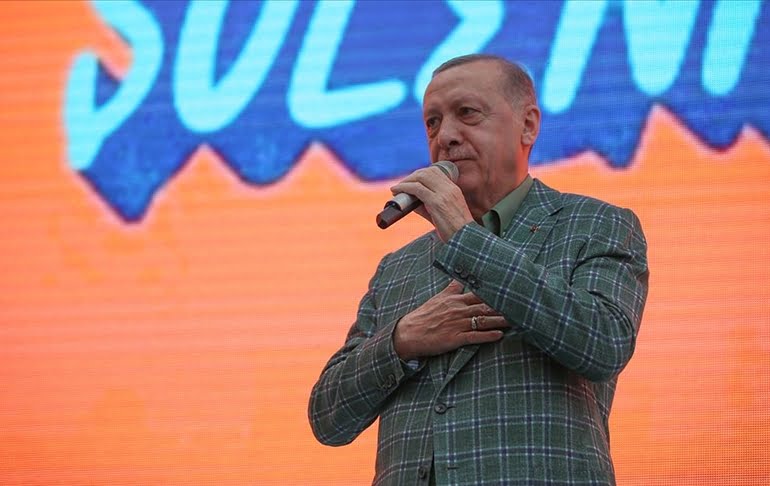 Erdoğan: ‘Sen kim Abdülhamit’e dil uzatmak kim?’
