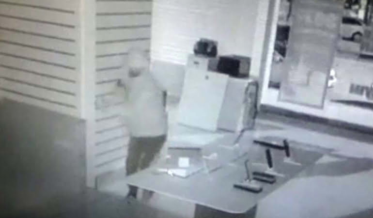 42 saniyede 75 bin liralık hırsızlık kamerada