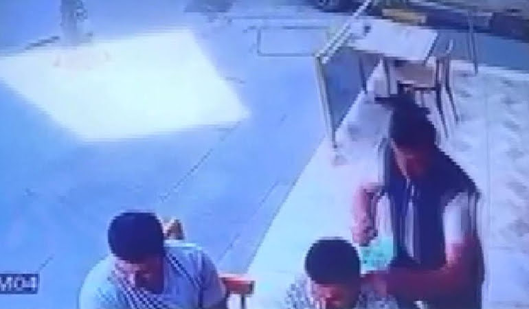 Börekçide dehşet: Kulağını kesip kaçtı
