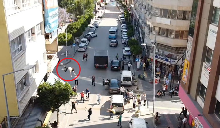 3’üncü kattan atlayan liseli Melike hayatını kaybetti