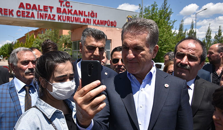 Mustafa Sarıgül’den ABD Büyükelçisinin parti ziyaretlerine tepki