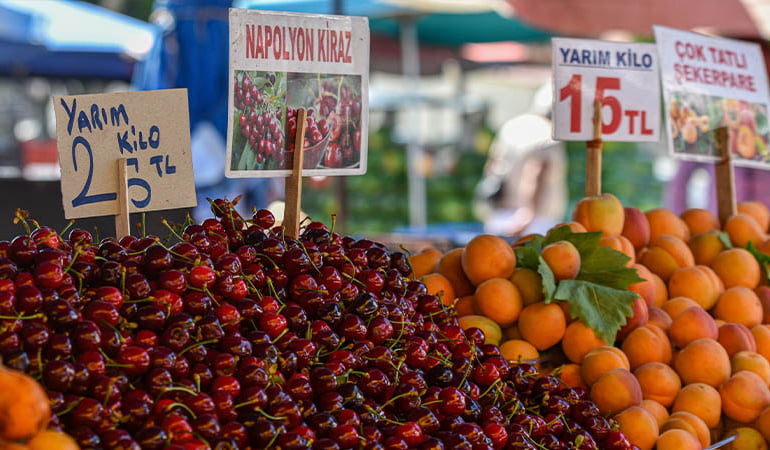 Pazarlarda ‘küçük yazı’ ve ‘yarım kilo’ aldatmacası