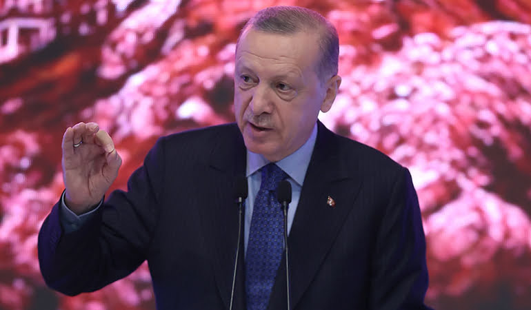 Kılıçdaroğlu’ndan kazandığı 250 bin liralık tazminatı TÜRGEV ve Ensar Vakfı’na verdi