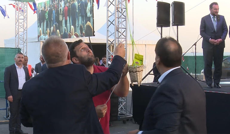 Rizeliler balonla uzaya çay gönderdi