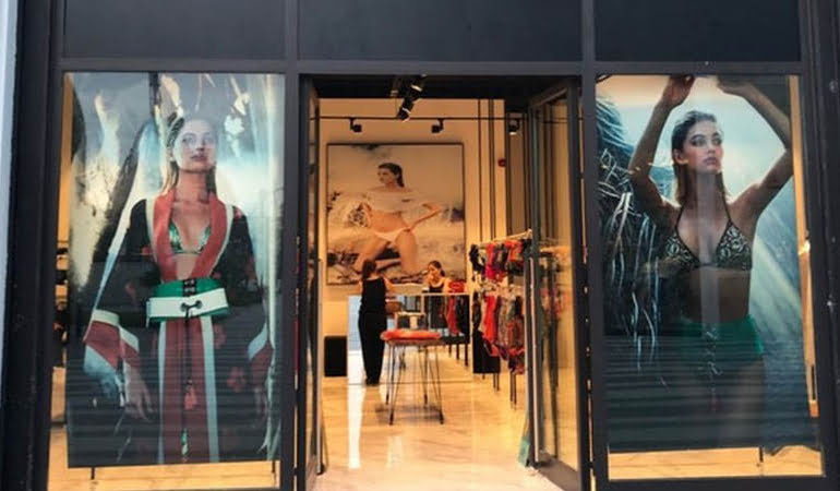 Dünyaca ünlü modellerle çalışan mayo üreticisi Zeki Triko icradan satıldı