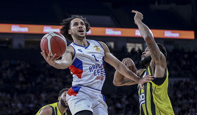 Anadolu Efes seriye tutundu