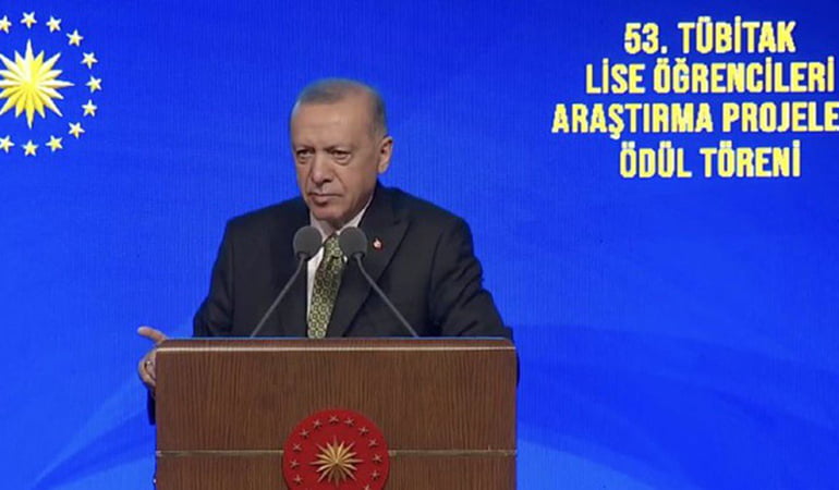 Erdoğan’dan uzay başvurusu için yaşı tutmayan lise öğrencine: Yaşını büyütürüz