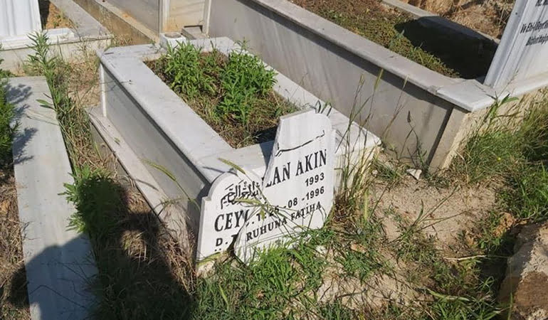 Kocaeli’nin Darıca ilçesinde bebek mezarlarına ‘balyozlu saldırı’