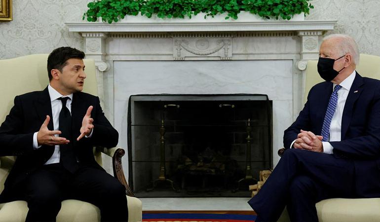 Biden topu Zelenskiy’e attı