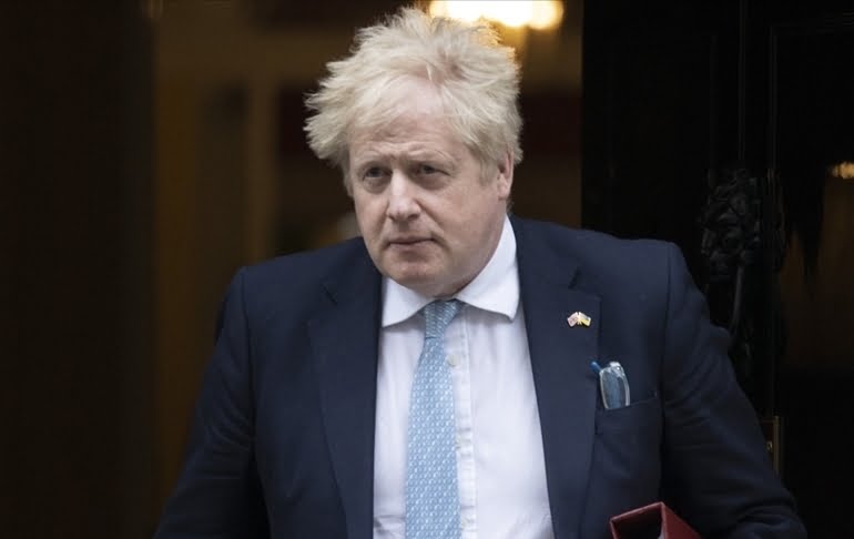 İngiltere Başbakanı Johnson, partisinden güvenoyu aldı