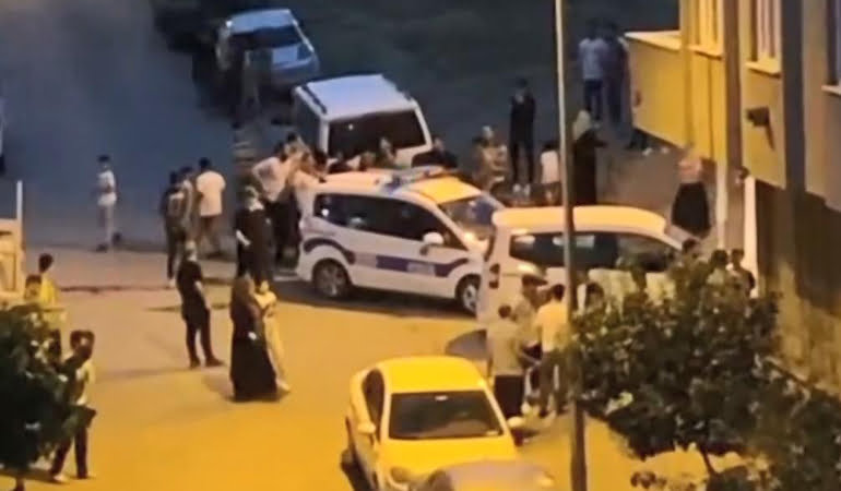 Mahalleli sokağa döküldü… Polisi alarma geçiren olayda gerçek bambaşka çıktı