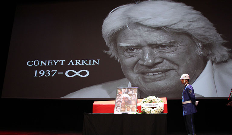 Cüneyt Arkın’a veda