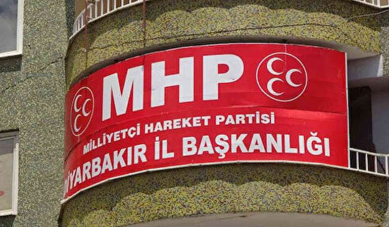 MHP’li 5 ilçe başkanı istifa etti