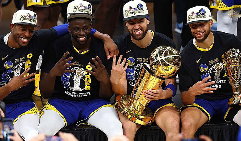 NBA’de şampiyon Golden State Warriors