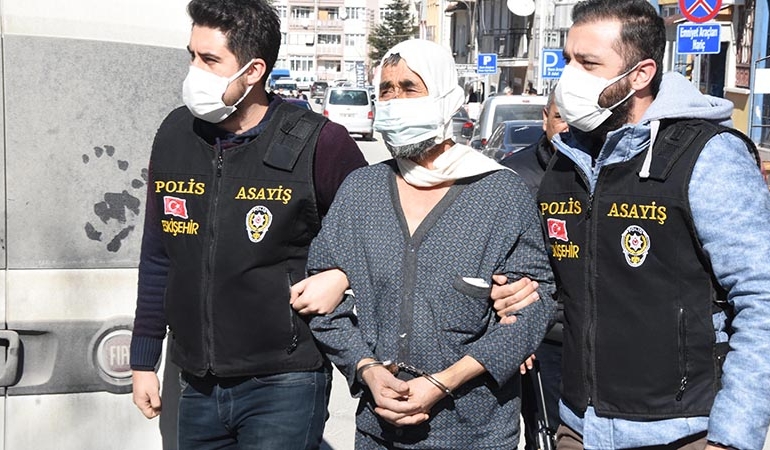 Eskişehir’deki Afgan sığınmacının bıçakla yaraladığı eşi ve kızı mahkemede şikayetçi olmadı