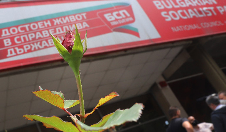 Bulgaristan’da Sosyalist Parti hükümeti kurma görevini devraldı