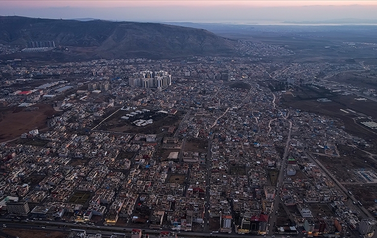 Türkiye-Irak hattında gerilim… Bağdat’ta Türk bayrağı indirildi!