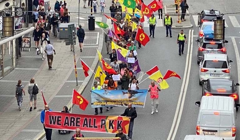 PKK İsveç’te sokağa çıktı
