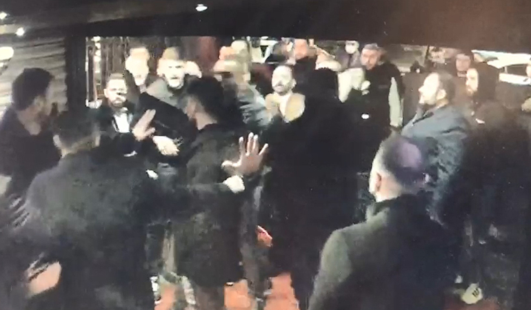 Sarallar’ın eğlence mekanını bastığı anlar kamerada
