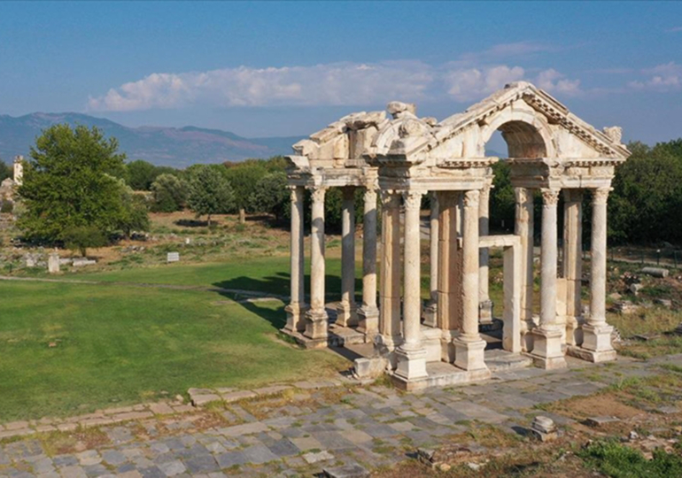 Afrodisias’ın ‘gizemli evinde’ kazılar başladı