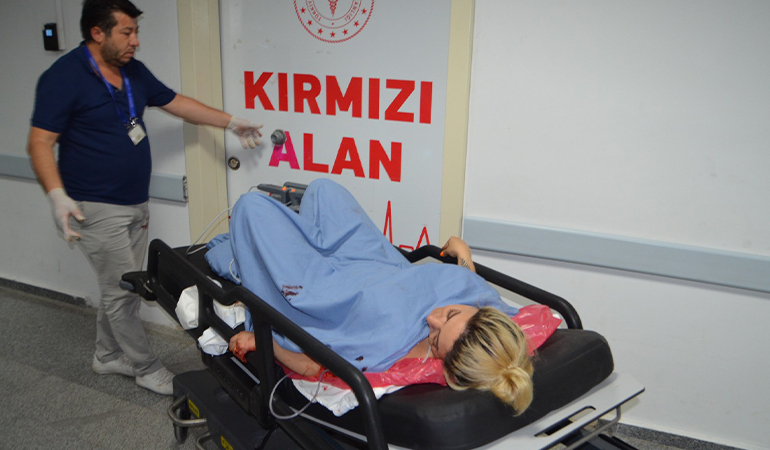 Duygu, erkek arkadaşının silahından çıkan kurşunla yaralandı