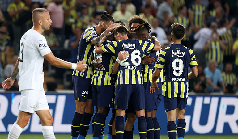 Fenerbahçe, Slovacko’yu farklı yendi